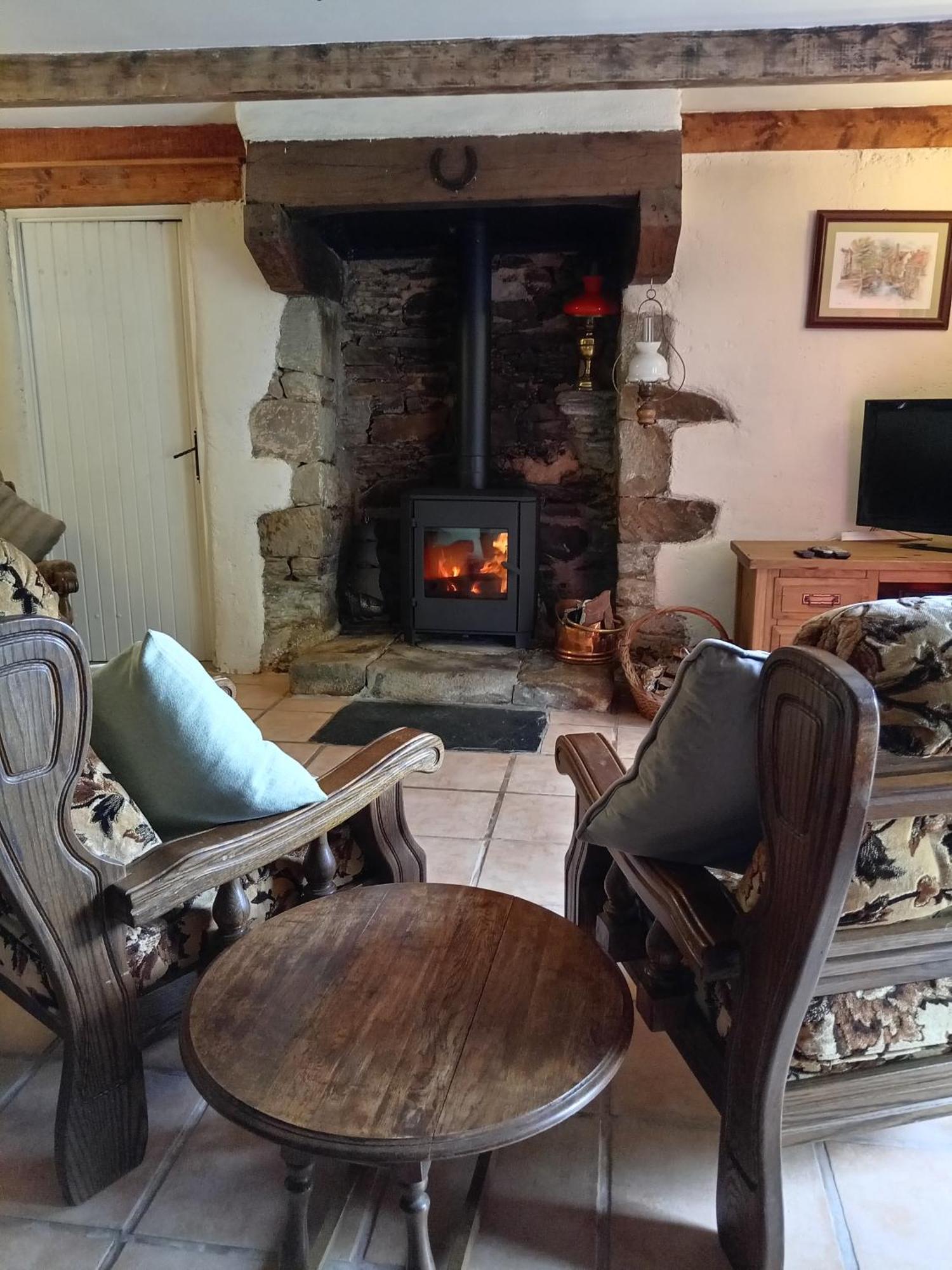 Character Breton Cottage Каре-Плугер Екстериор снимка